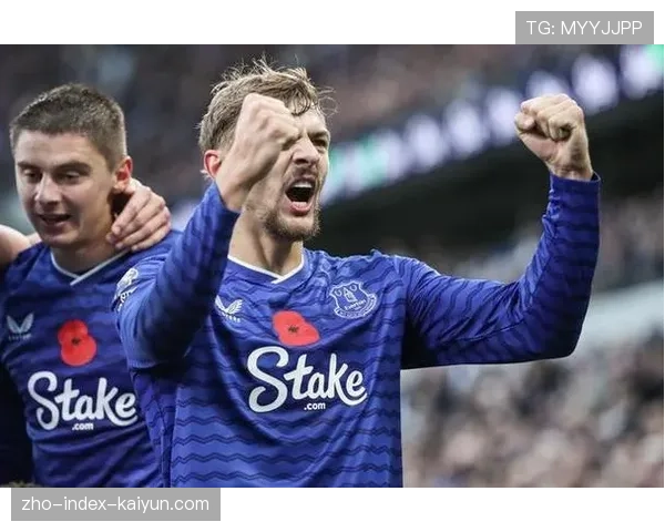 埃弗顿霍尔前场串联作用明显，创造多次威胁传球机会